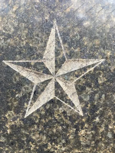 Военная символика на памятник
